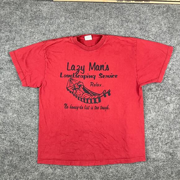 Seattle Cotton Works T-Shirt Mens Size L Red Funny Lazy Man Landscaping Graphic - Picture 2 of 7